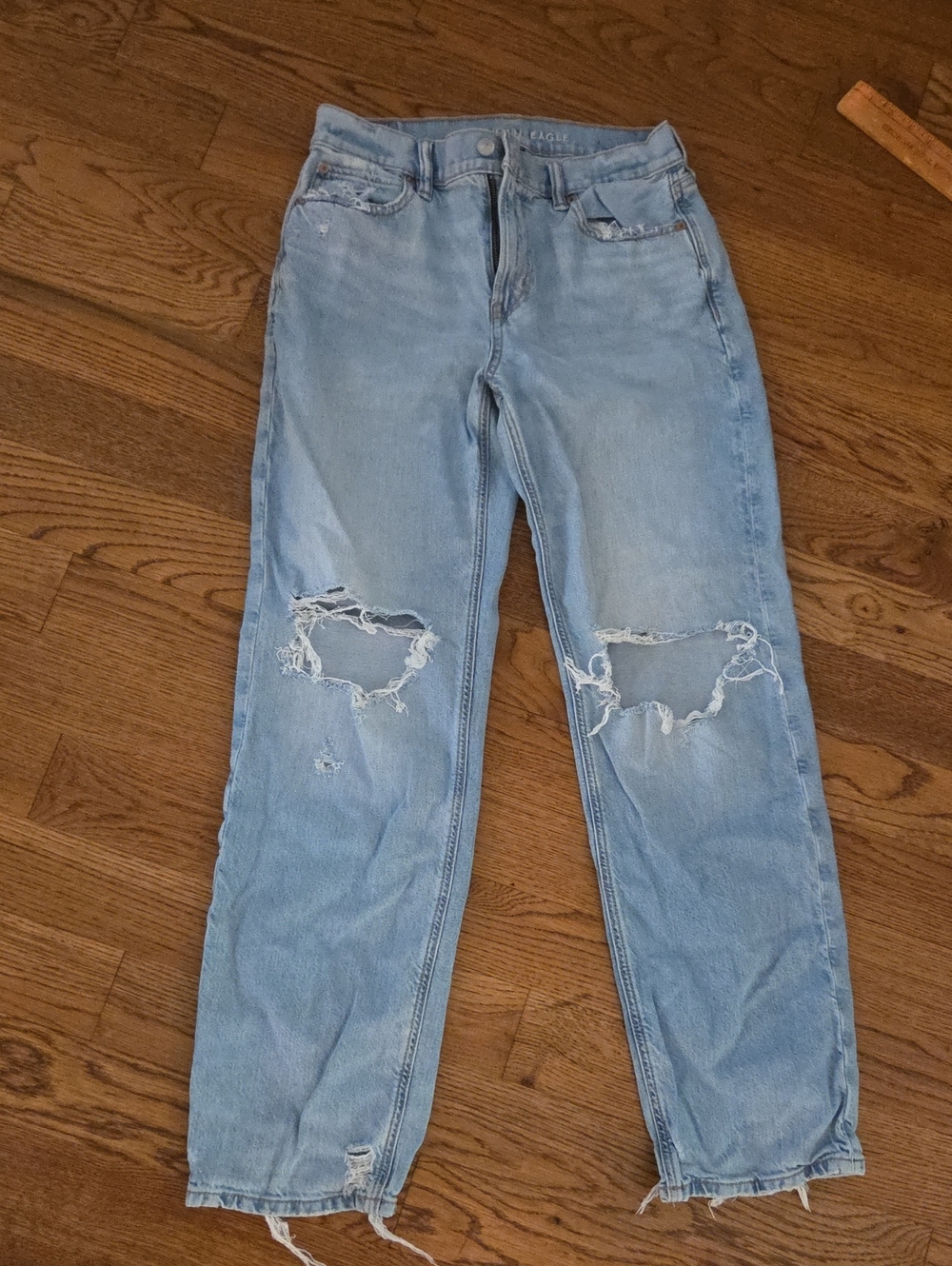 American Eagle Outfitters Light Blue Distressed Boyfriend Jeans